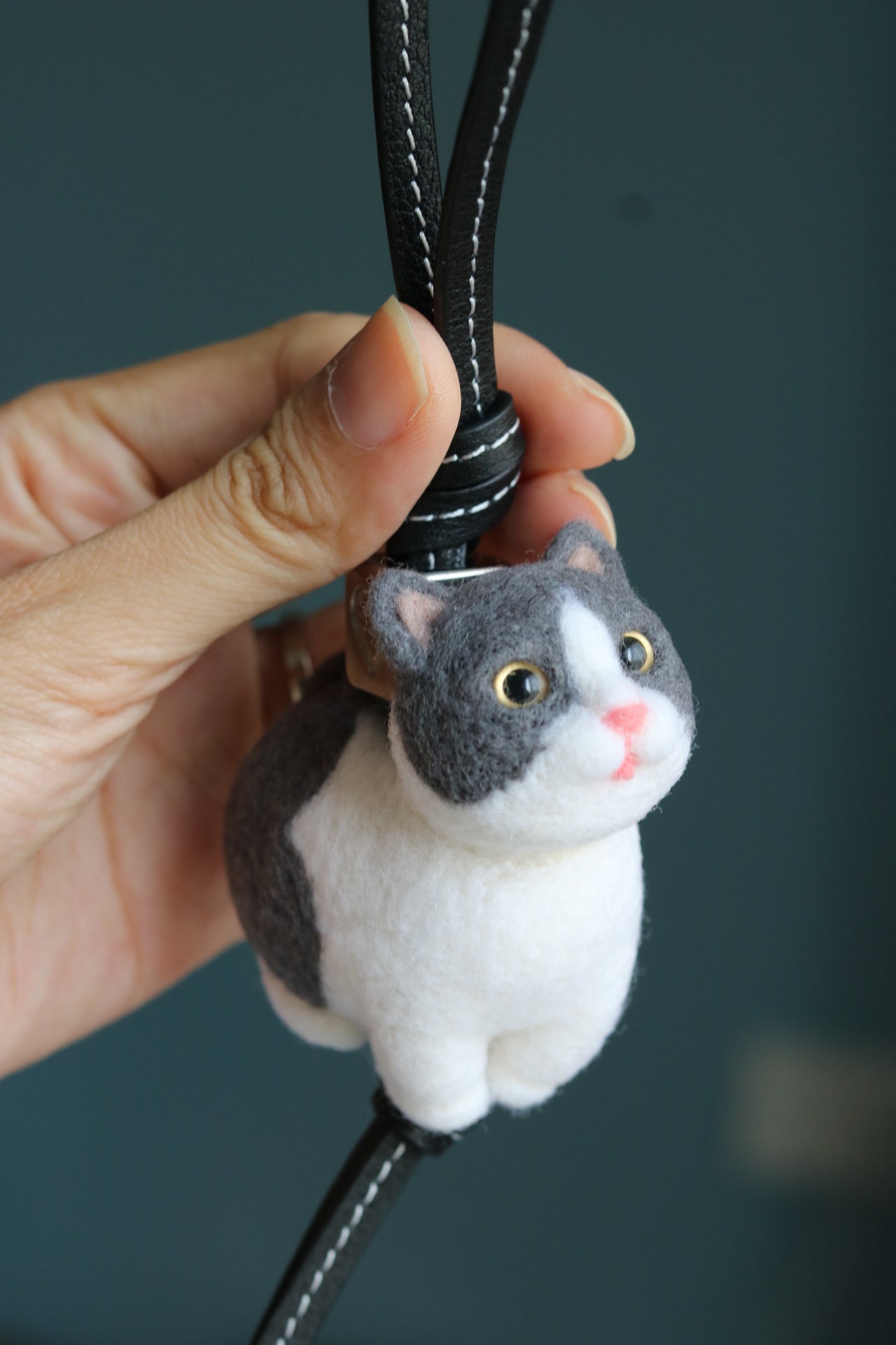 Wool felt pet charm - custom felt cat face detail